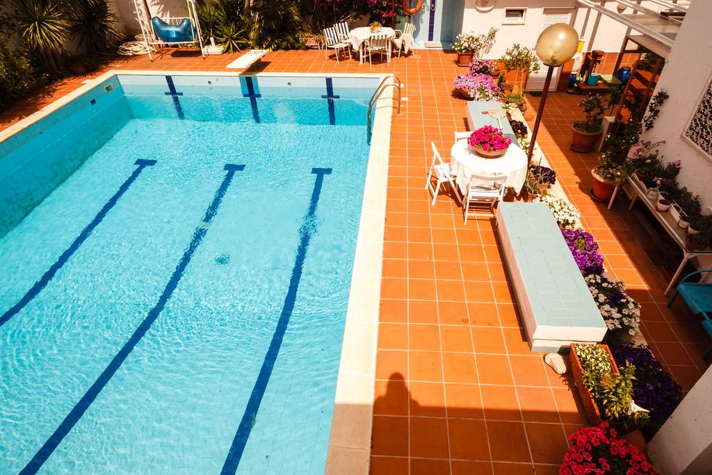 Villa Eden B&B Bari Exteriör bild