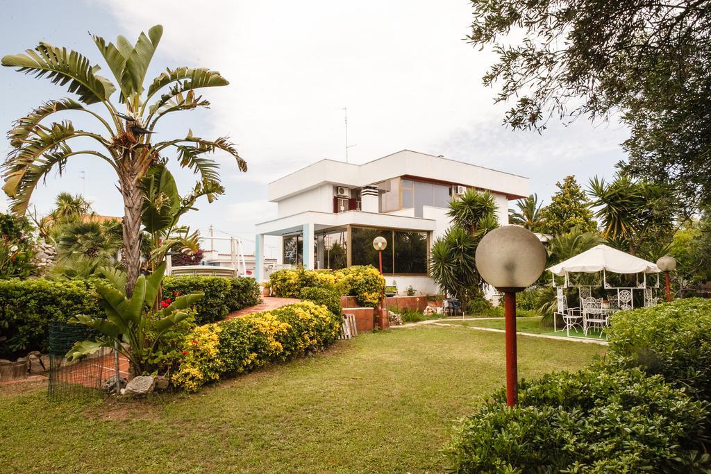 Villa Eden B&B Bari Exteriör bild